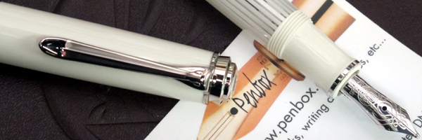 m605 Pelikan Souveran White fountain pen.