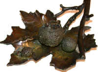 Figural inkwell in bronze.